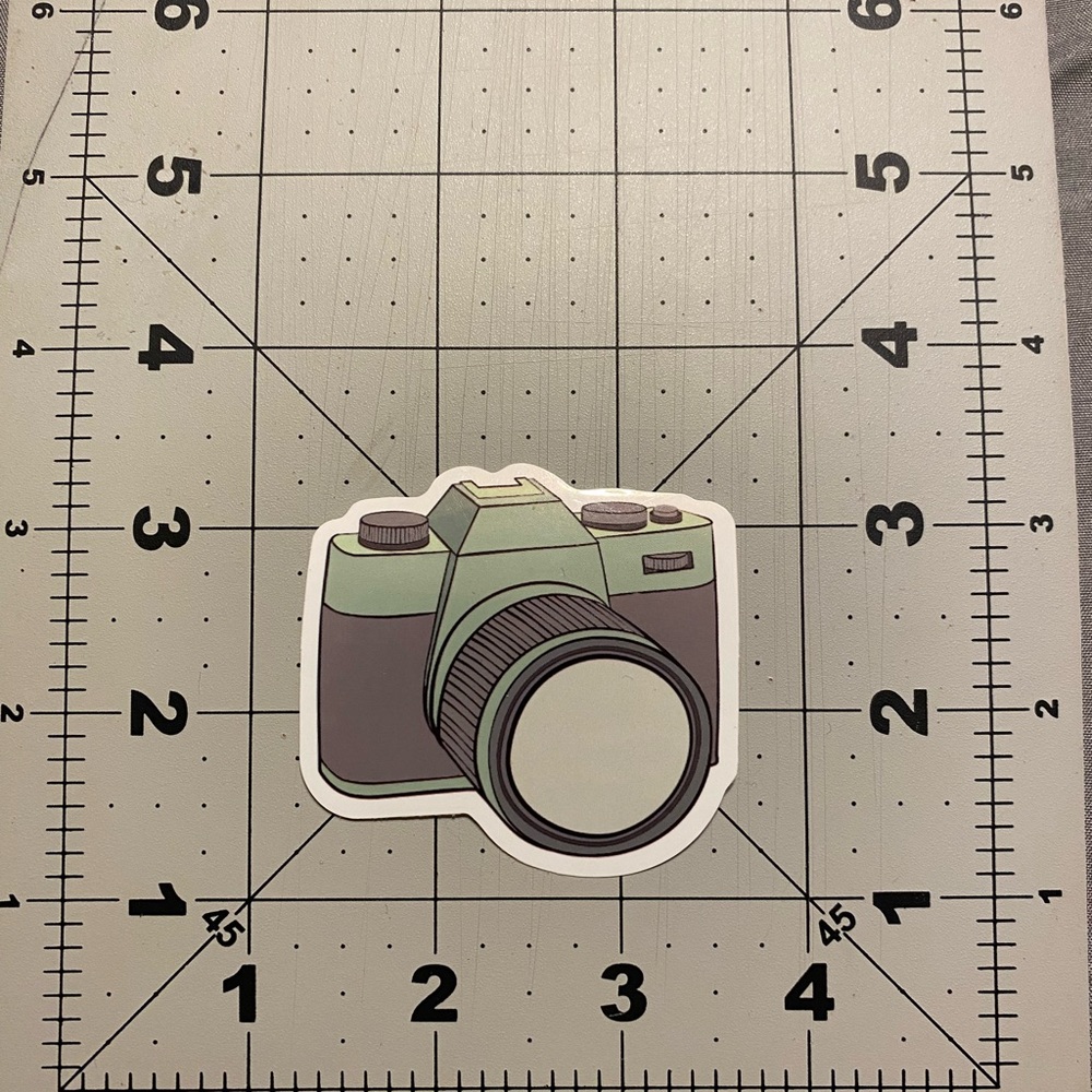 π20/$12π Retro Camera Design Sticker - Picture 2 of 3